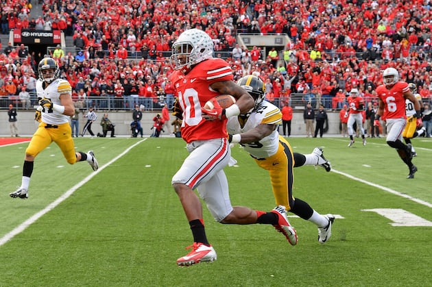 No. 4 Ohio State Comes Back to Beat Iowa, 34-24