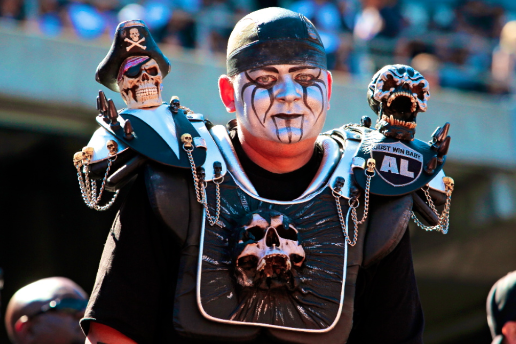 Report: Parking lot attendant stole $225K from Eagles offensive lineman