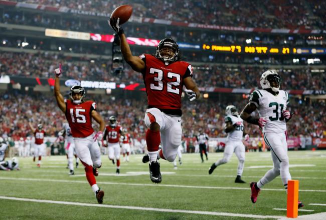 Hi-res-183603620-running-back-jacquizz-rodgers-of-the-atlanta-falcons_crop_north
