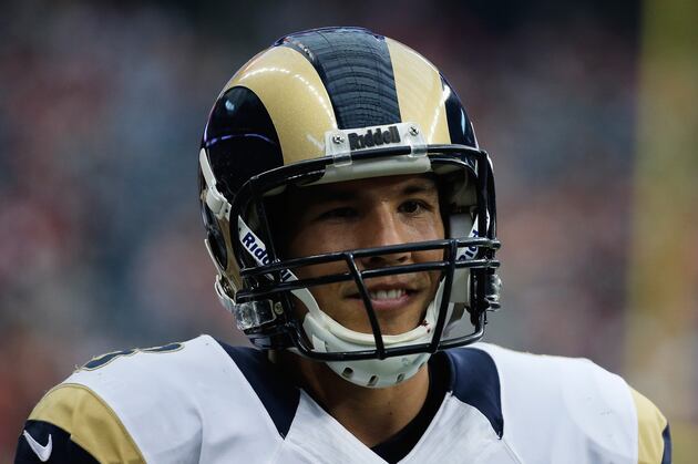 Sam Bradford Exits Game in 4th Qtr vs. Panthers Due to Apparent Injury