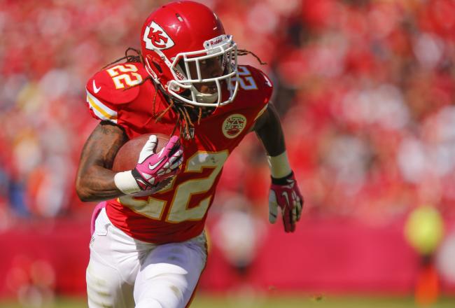 Hi-res-184416544-dexter-mccluster-of-the-kansas-city-chiefs-drives-down_crop_north