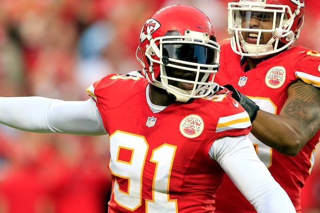 Tamba Hali Leaves It All Out on the Field for Chiefs
