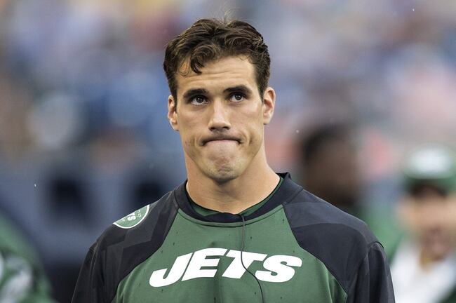 Hi-res-182444778-brady-quinn-and-mark-sanchez-of-the-new-york-jets-on_crop_north