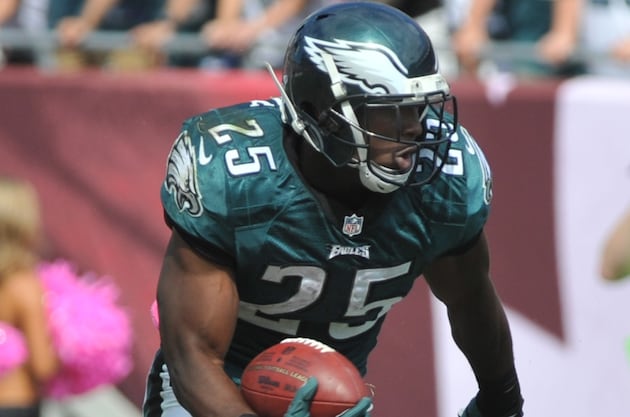 Struggling Eagles Should Lean on McCoy