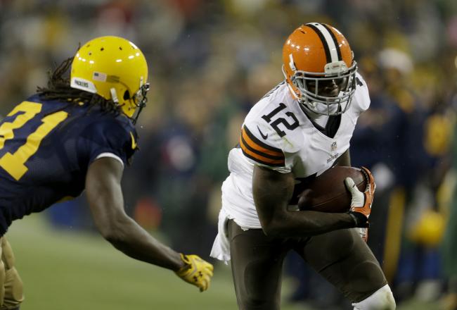 Hi-res-185446538-josh-gordon-of-the-cleveland-browns-makes-the-catch-and_crop_north