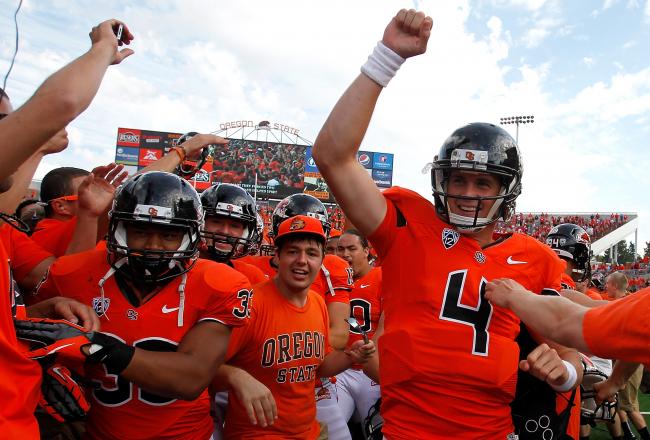 Hi-res-151591067-quarterback-sean-mannion-of-the-oregon-state-beavers_crop_north