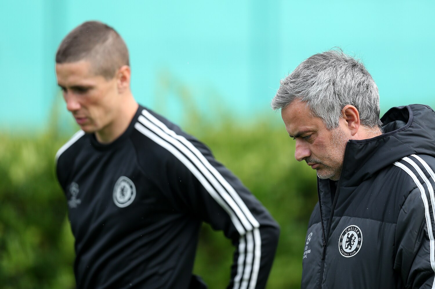 hi-res-185469358-chelsea-manager-jose-mourinho-chats-with-fernando hi-res-185469358-chelsea-manager-jose-mourinho-chats-with-fernando