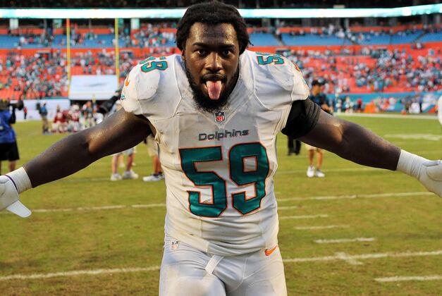Dannell Ellerbe Continues to Practice with Dolphins Starters