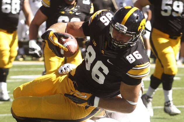 Suddenly, Iowa Tight Ends Are a Thing Again