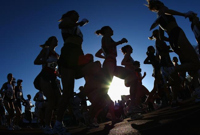 Hi-res-72474020-competitors-run-in-a-pack-at-the-start-of-the-2004-u-s_crop_north