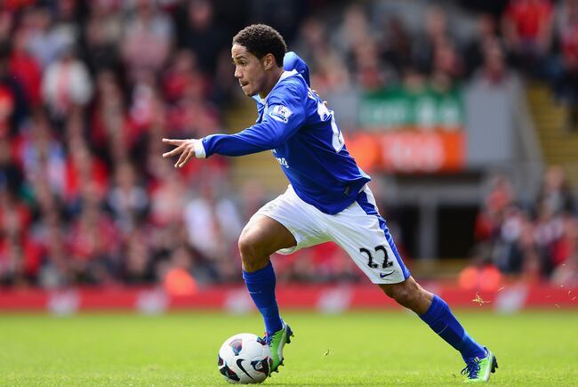 Hi-res-168090522-steven-pienaar-of-everton-in-action-during-the-barclays_crop_north