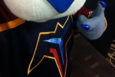 Predators Mascot Honors Thrashers, Trolls Jets