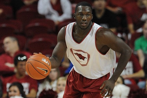 Harris Leading New-Look Arkansas Frontcourt