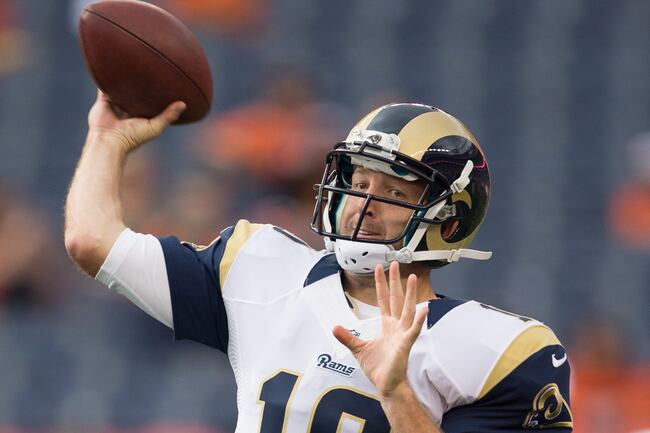 Hi-res-178354418-quarterback-kellen-clemens-of-the-st-louis-rams-warms_crop_north
