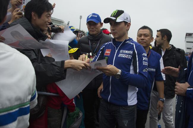 Hi-res-185805270-jorge-lorenzo-of-spain-and-yamaha-factory-racing-signs_crop_north