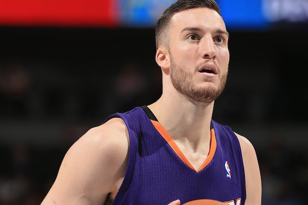 Suns Exercise Options on Morris Twins, Plumlee