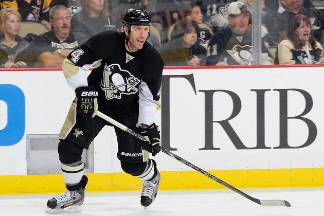 Rob Scuderi Leaves Game After Frazer McLaren Hit