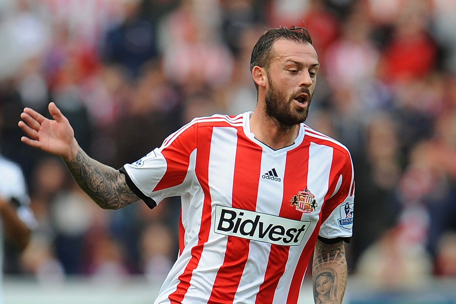 GIF Steven Fletcher Gives Sunderland Early Lead in TyneWear Derby