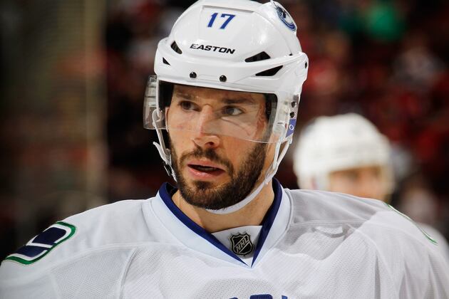Burrows Will Concede Top-Line Spot to Kesler If That's What Coach Wants