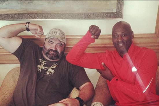 LaTroy Hawkins Helps Escort Man off Flight from DFW to Chile