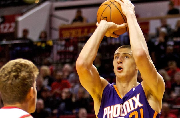 Phoenix Suns' Alex Len Practices, Hopeful for Season Opener