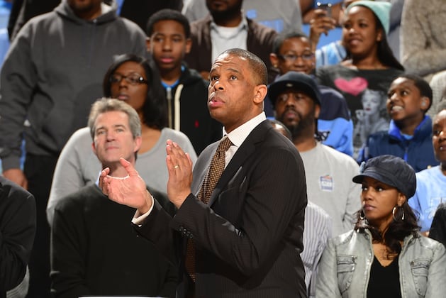VIDEO: UNC's Hubert Davis' Dances at Midnight Madness