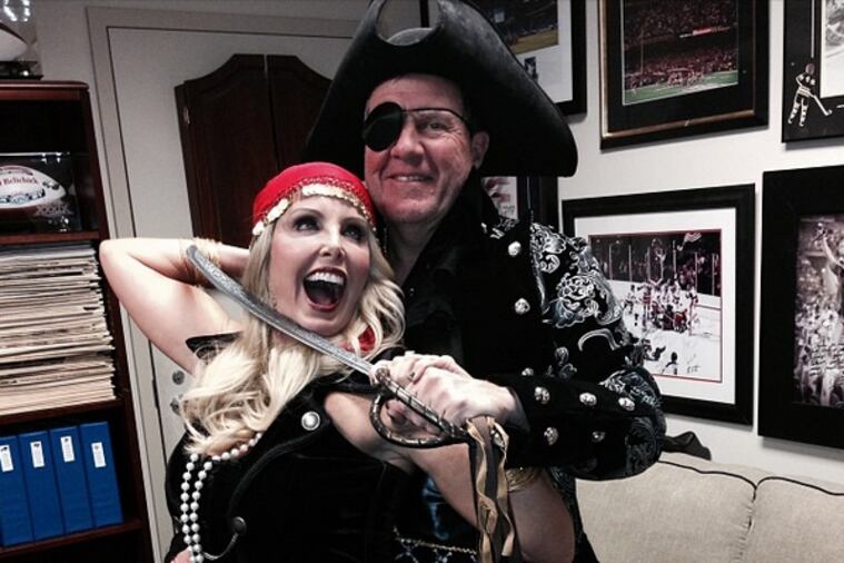 Tom Brady Dresses Up as a Cowardly Lion for Halloween