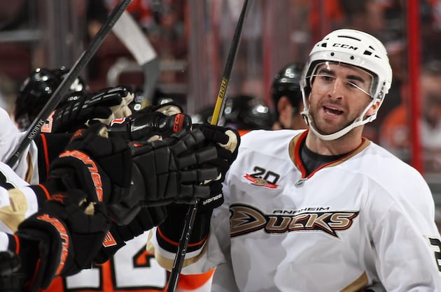 Palmieri's Two Goals Rally Ducks Past Flyers