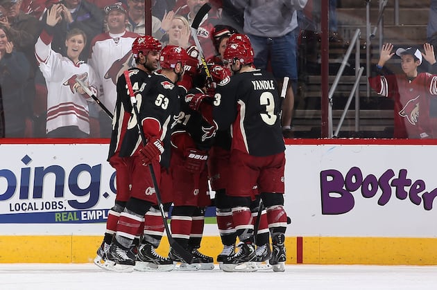 Coyotes Hold off Los Angeles Kings in Physical, Tight Matchup