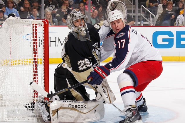 Penguins Easily Manipulate Jackets in Win