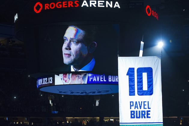 Video: Canucks Retire Bure's Number