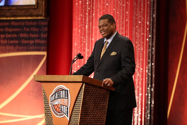 Bernard King Says He Faced Racism at Tennessee