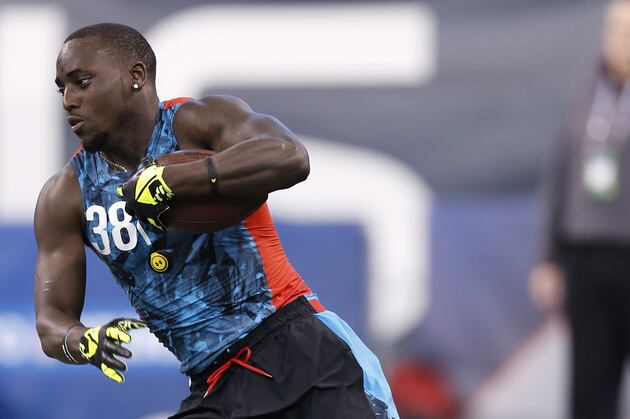 Cierre Wood Finds Work on Patriots Practice Squad
