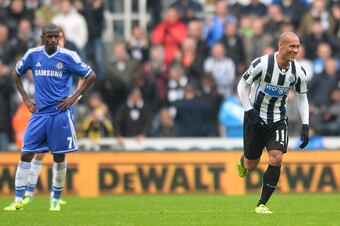 Hi-res-186628585-yoan-gouffran-of-newcastle-united-celebrates-his-goal_crop_north