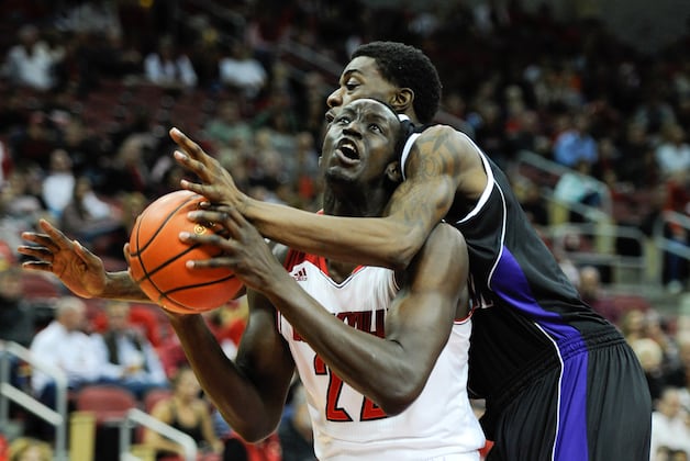 No. 3 Louisville Beats Pikeville 90-61