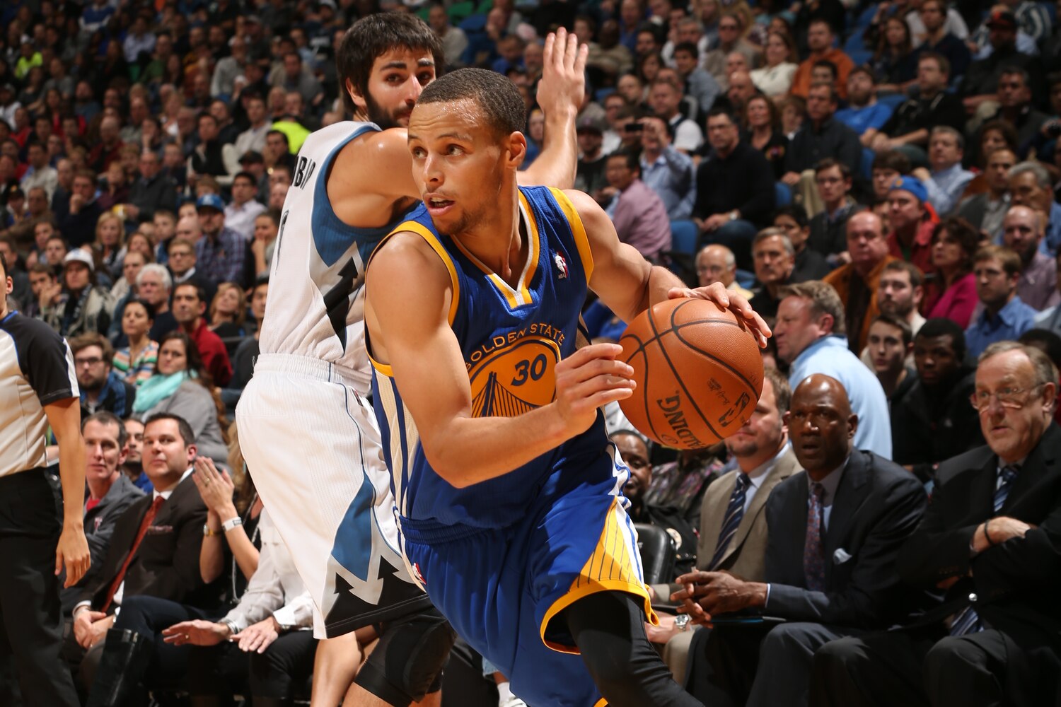 hi-res-187194396-stephen-curry-of-the-golden-state-warriors-drives-to_crop_exact.jpg