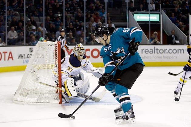 Wingels Retains Spot on Sharks' Top Line