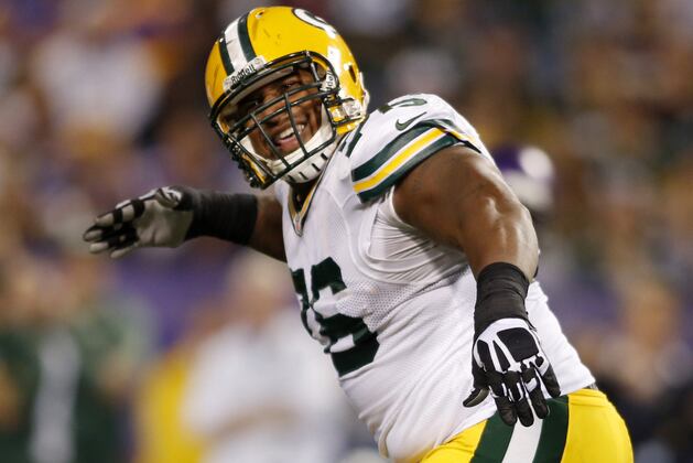 Packers Defense Grasps for Its Identity