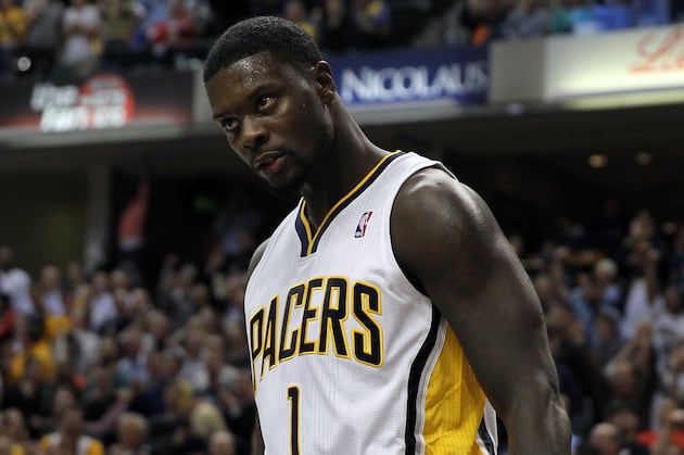 Stephenson Exits with Knee Injury vs. Raptors