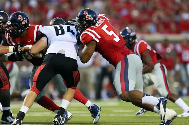 Nkemdiche Ejected for Flagrant Foul