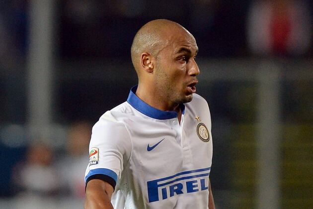 Jonathan Stretchered off in in Final Minutes vs. Livorno