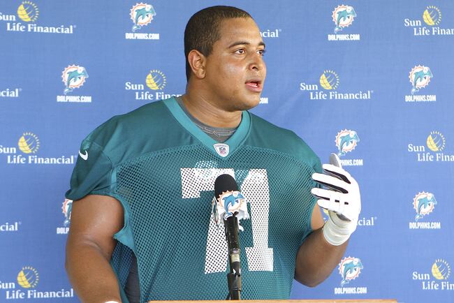 143916843ja014_miami_dolphins_rookie_camp_crop_north