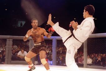 Hi-res-285891-jiu-jitsu-black-belt-royce-gracie-kicks-at-cruiserweight_crop_north
