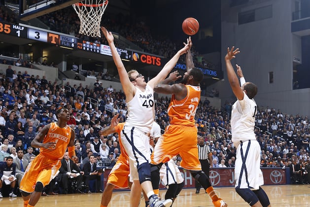 Christon Scores 18, Xavier Beats Tennessee 67-63
