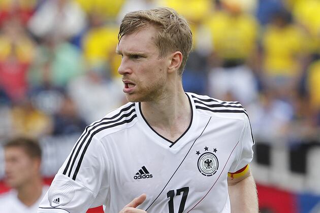 Soccer-Germany's Klose, Mertesacker out of Italy Game