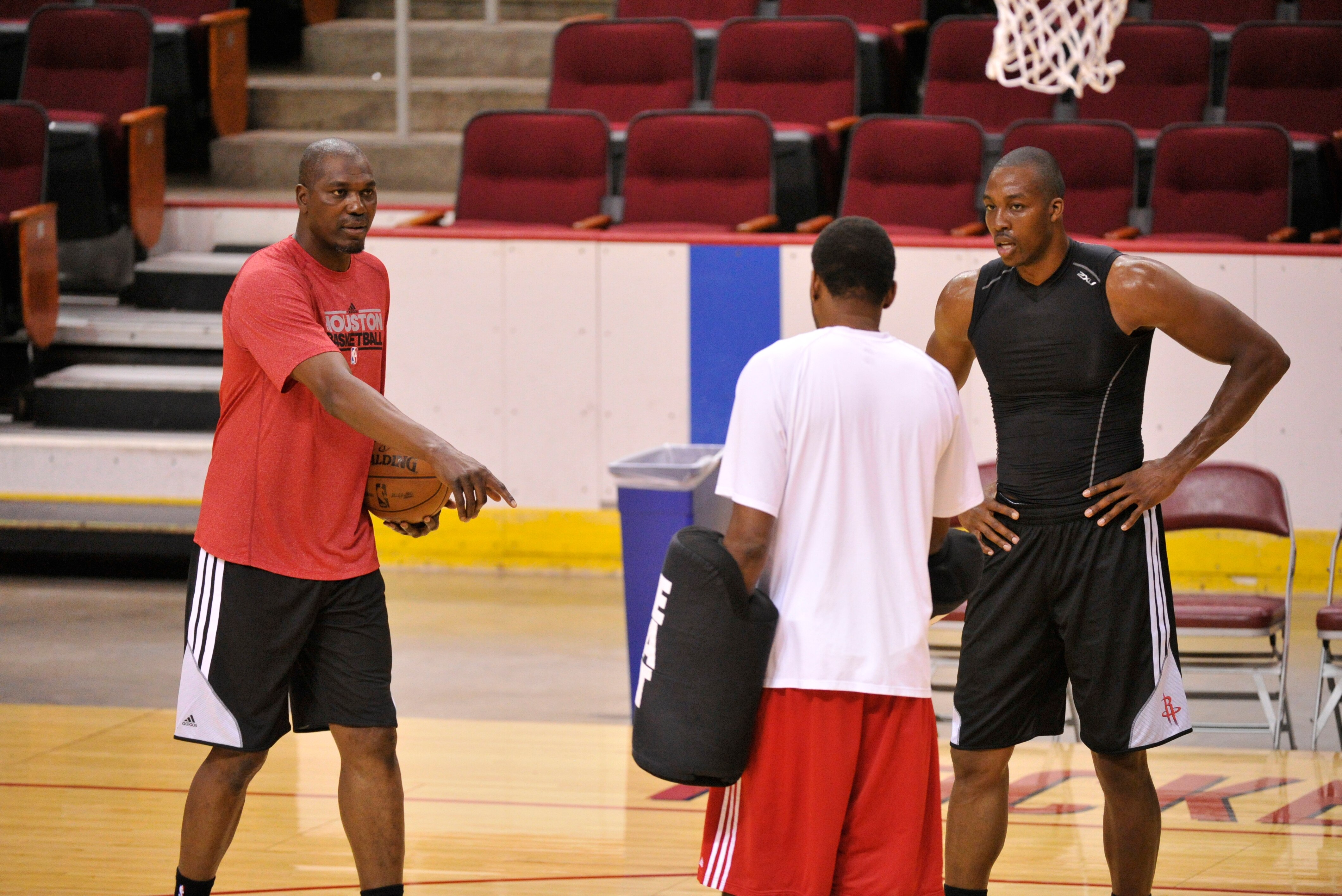 Olajuwon：很多球員跟我學過夢幻腳步 但真學到的只有一個-黑特籃球-NBA新聞影音圖片分享社區