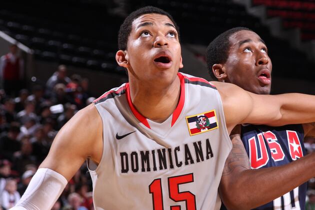 Karl Towns Signs His Letter of Intent