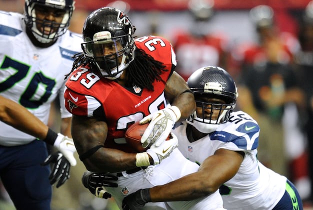 Should the Atlanta Falcons Bring Steven Jackson Back Next Season?