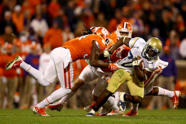 Boyd Leads No. 8 Clemson Past Georgia Tech, 55-31