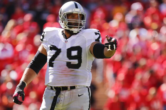 How Raiders Offense Is Helped by Return of Right Tackle